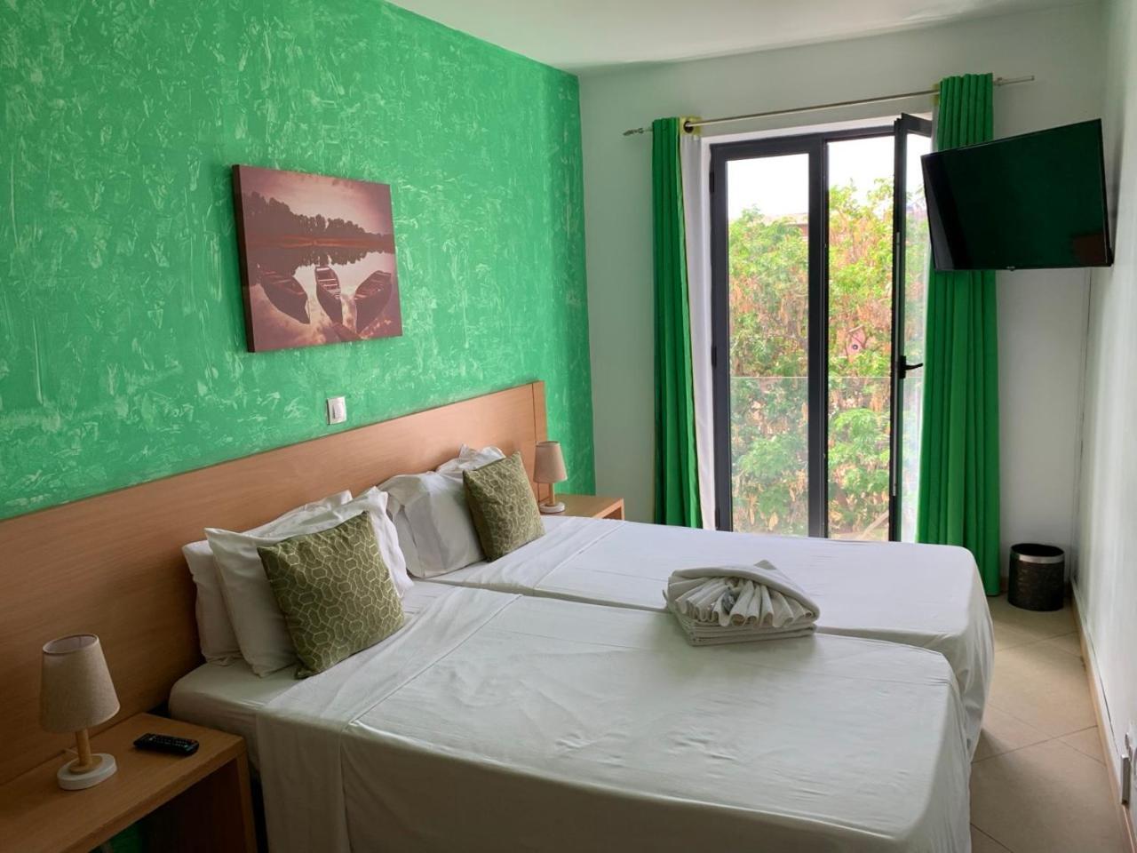Deluxe Aparthotel Praia Exterior photo