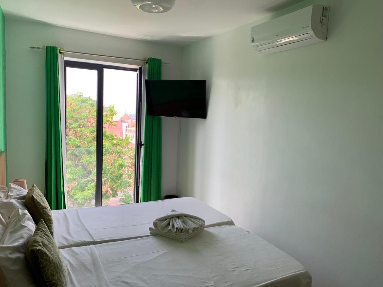 Deluxe Aparthotel Praia Exterior photo